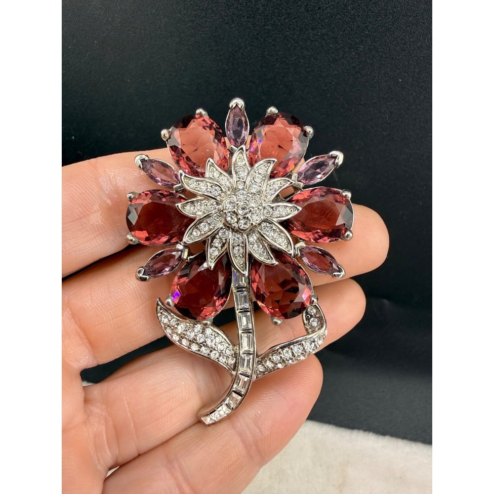 Vintage Carolee Rhinestone Flower Brooch Silver Tone Red‎